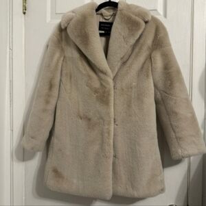 NWOT AllSaints Cream Teddy Faux Fur Coat in Size Extra Small